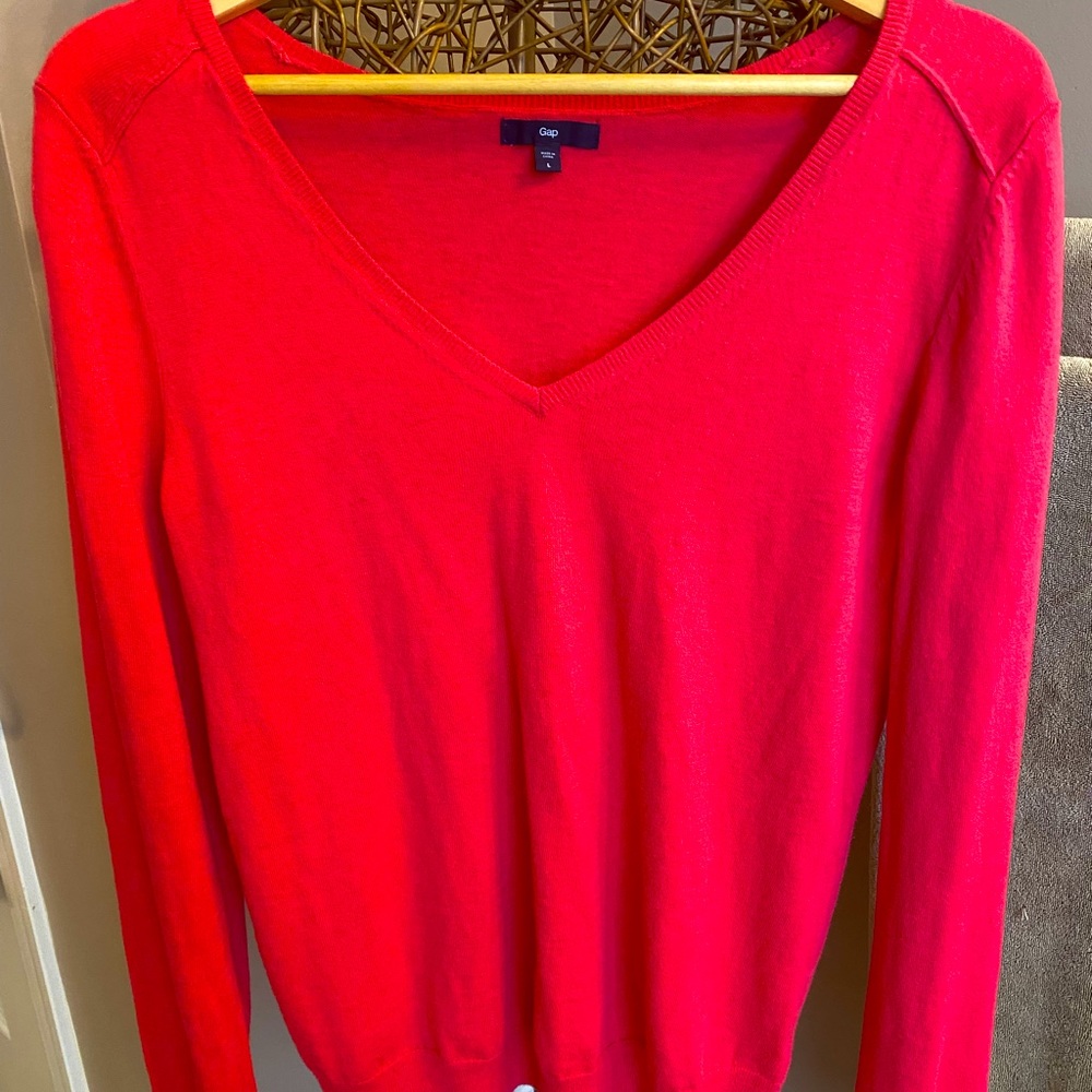 Gap pink v neck wool blend sweater size large